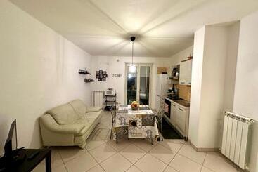 تختخواب و صبحانه Black Diamond Home