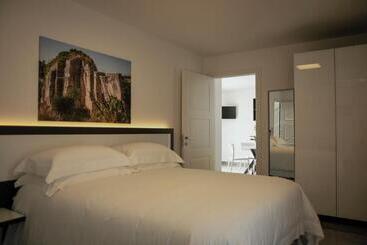 تختخواب و صبحانه Letagghjate   Exclusive Rooms And Suites