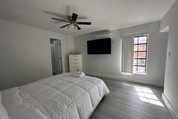 تختخواب و صبحانه Private Suite Close To Kendall Hospital And Fiu