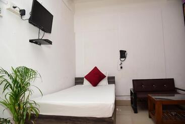 هتل Rowdralaya Residency