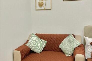 هتل The Residences At Commonwealth Quezon City By Snazzy Staycation