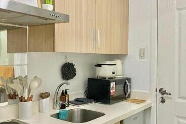 هتل The Residences At Commonwealth Quezon City By Snazzy Staycation