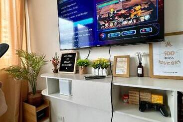 هتل The Residences At Commonwealth Quezon City By Snazzy Staycation