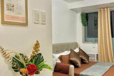 هتل The Residences At Commonwealth Quezon City By Snazzy Staycation