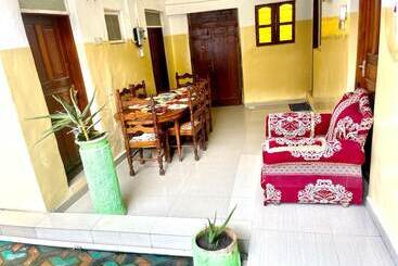 Mystic Manor Stonetown B&b