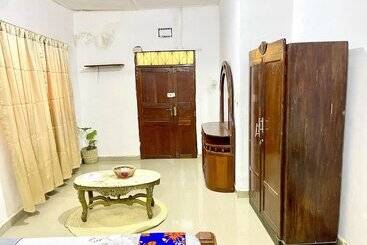 Mystic Manor Stonetown B&b