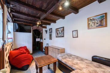 پانسیون Chalet Garibaldi   Total Chalets   Fully Catered