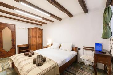 پانسیون Chalet Garibaldi   Total Chalets   Fully Catered