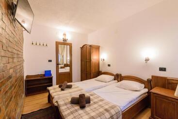 پانسیون Chalet Garibaldi   Total Chalets   Fully Catered