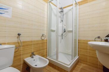 پانسیون Chalet Garibaldi   Total Chalets   Fully Catered