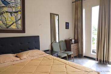 پانسیون D&d Bellevue Guest House