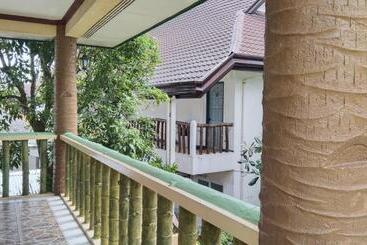 پانسیون Hmc Guesthouse  Malapascua Island Air Conditioned Room #1
