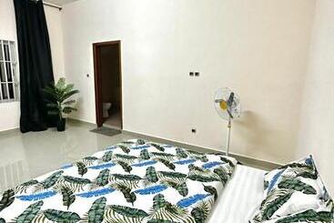 پانسیون Your Private Room In Cotonou Guesthouse