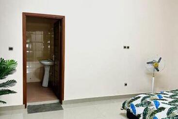 پانسیون Your Private Room In Cotonou Guesthouse
