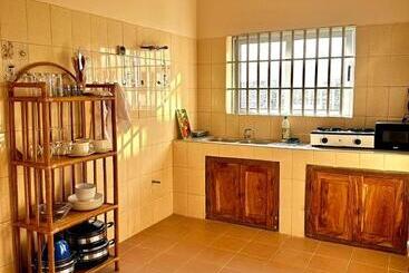 پانسیون Your Private Room In Cotonou Guesthouse