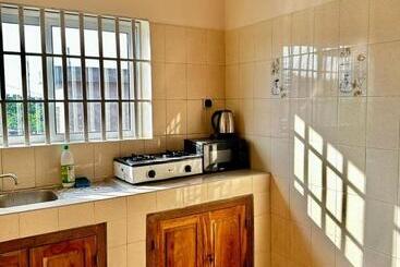 پانسیون Your Private Room In Cotonou Guesthouse
