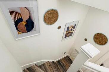 پانسیون R5 Private Studio Self Contained En Suite Room In Newly Renovated House In Birmingham B62