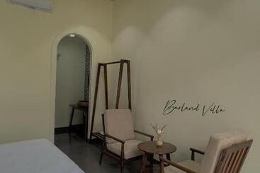 تختخواب و صبحانه Barland Villa