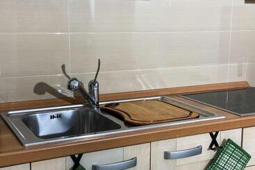 تختخواب و صبحانه Louma Rooms