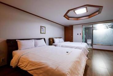 Buantreehotel Blackhouse