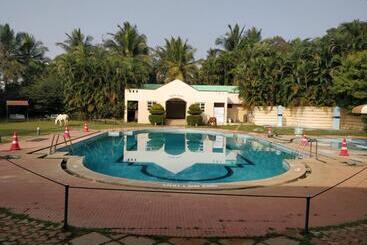 호텔 Dharamshi Resorts