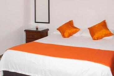 هتل Hospedaje Oasis Central