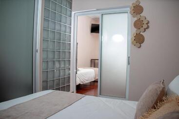 هتل Hôtel Les 12 Collines, Ivato Aéroport