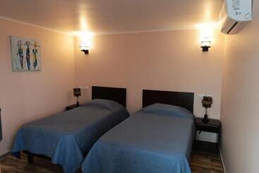 پانسیون Cafetto Hostal