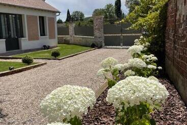 펜션 La Petite Maison De Giverny Gîte De Charme 5 étoiles Au Cœur Du Village 3 Chambres