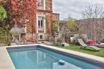 پانسیون Maison De Charme Avec Piscine Proche De Sites Olympiques