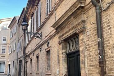 پانسیون Palazzo Capparucci   Dimora Storica