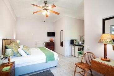 Пансион Summer Place Guest House