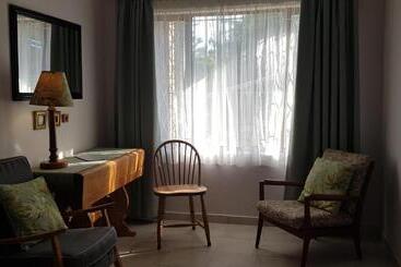 Пансион Summer Place Guest House