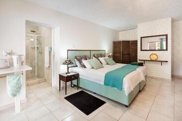 Пансион Summer Place Guest House