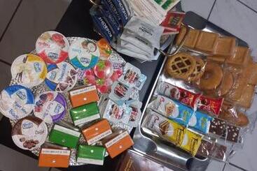 تختخواب و صبحانه Beb Doan