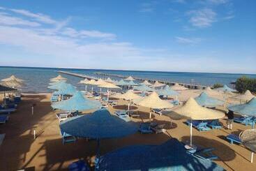 تختخواب و صبحانه Fox Beach Stay