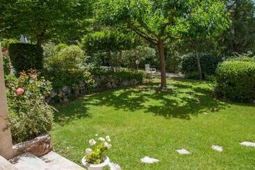 تختخواب و صبحانه Le Bois Des Combes La Bignone