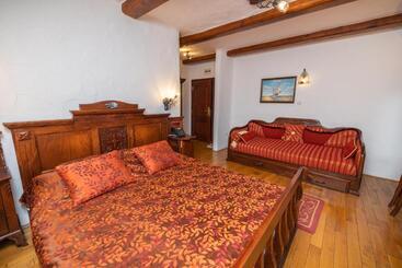 Etno Selo Stanišići Hotel Pirg