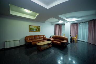 هتل Continental New