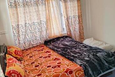 پانسیون Magray Guest House