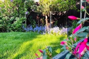 پانسیون Natures Corner