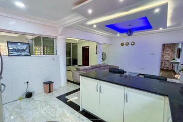 پانسیون Private Room In Ashongman   Accra #t001