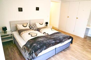 پانسیون Tripple Room With Bathroom