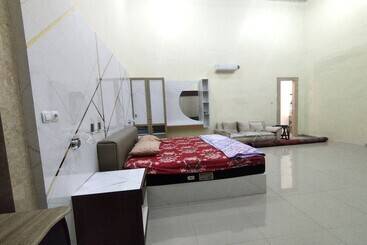 پانسیون Zahira Guesthouse Syariah