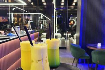 Sky View Hotel & Restaurant