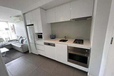 Adele Apartment Hotel East Melbourne