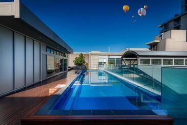Adele Apartment Hotel East Melbourne
