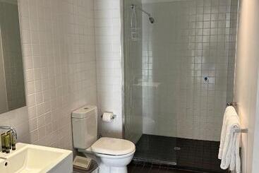 Adele Apartment Hotel East Melbourne