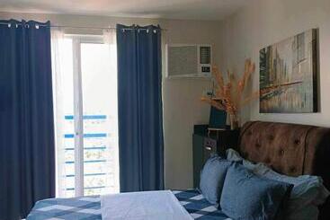 هتل Loop Spacious Studio Unit