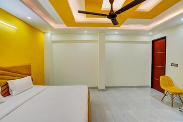 هتل Oyo 82107 Golden Inn